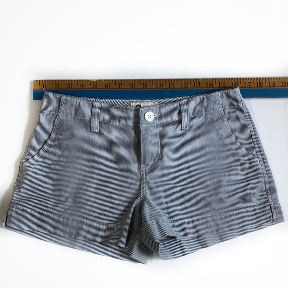 SO pinstripe blue and white shorts Size 9 Juniors - Picture 5 of 6